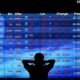 “IHSG Seharian di Zona Merah, Ditutup Loyo ke 7.000: Apakah Ini Pertanda Badai Investasi?”