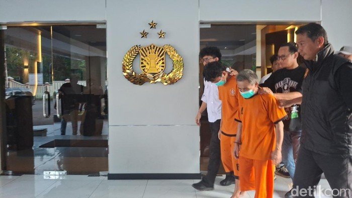 Nyamar Petugas Listrik, Kapolsek Cileungsi Cegat Perampok yang Siksa Lansia