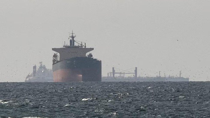 Iran Ancam Tutup Selat Hormuz bagi Musuh, Kapal Netral Selamat!