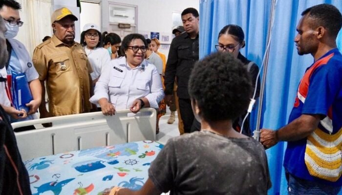 Wamendagri Tinjau RSUD Yowari, Tekan Perubahan Paradigma Layanan!