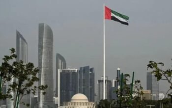 **Iran Menargetkan Infrastruktur Energi UEA: Dampak pada Pasar Minyak Global dan Strategi Bisnis yang Efektif**