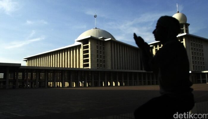 Iktikaf di Istiqlal Gagal Lindungi Diri dari Maling Bisa-Bisanya!