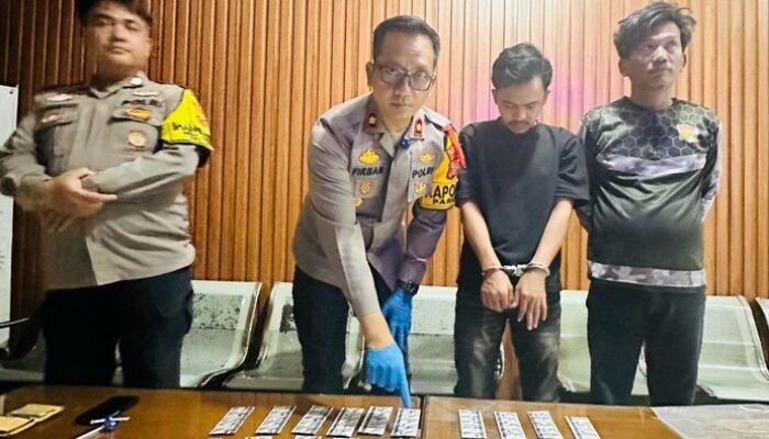 Dari Parung ke Tangkap, Pria ini Berselisih dengan 200 Butir ‘T-Rex’ dan Bong