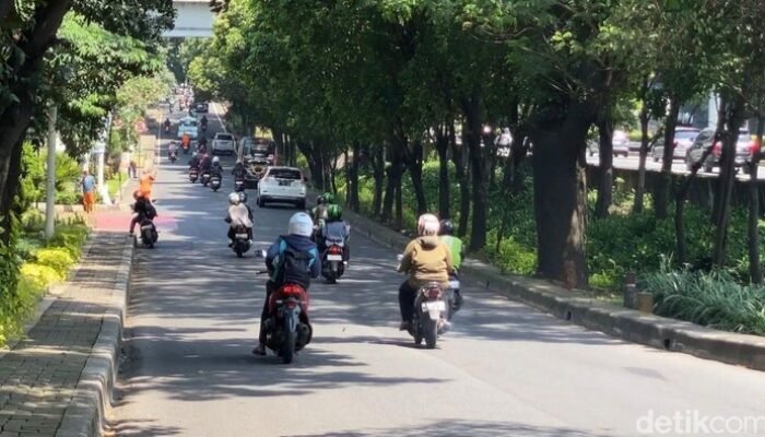 “Jelang Lebaran, TB Simatupang Saksikan Pemandangan Berbeda: Jakarta Tanpa Kebiasaan!”