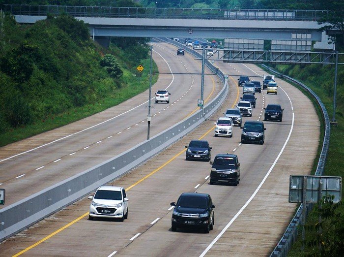 Waspada, Arus Mudik Sore Ini One Way Sampai Tol Km 459 Salatiga!