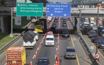 “Kakorlantas: 42% Kendaraan Sudah Tinggalkan Jakarta, Arus Mudik Mulai Padat!”