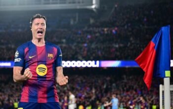 Dari Rekor Messi Hingga Puncak, Lewandowski Goyang Bola di Newcastle!