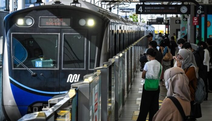 **Naik MRT Jakarta Lebaran Cuma Rp 1, Warga Dapat Jalan-jalan Nyaris Gratis!**