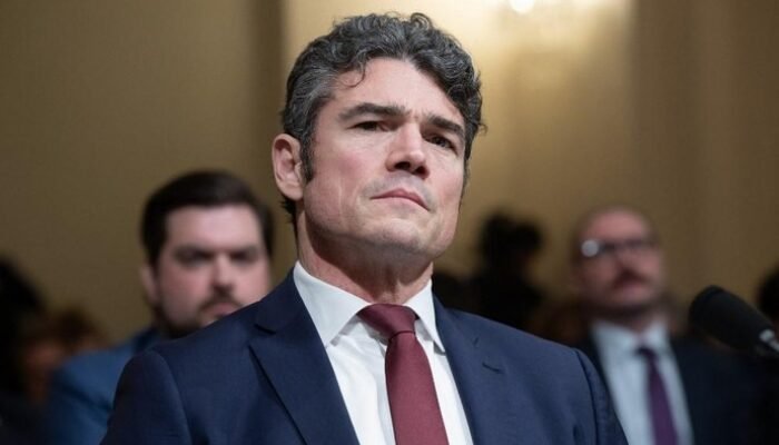 Bos Kontraterorisme FBI Surut, Hubungan dengan Perang Iran Dituduh