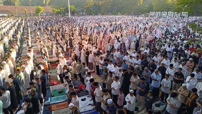 Yuk, Simak Bacaan Niat dan Tata Cara Salat Idul Fitri yang Benar!