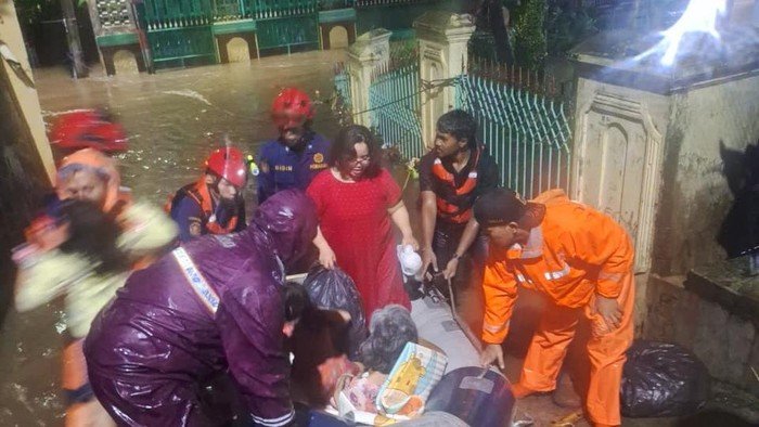 Banjir Ciracas Jaktim: 47 Warga Terlambat Selamat, Termasuk Ibu Hamil dan Balita
