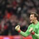 “Manuel Neuer: Kiper Legenda yang Selevel dengan Messi dan Ronaldo”