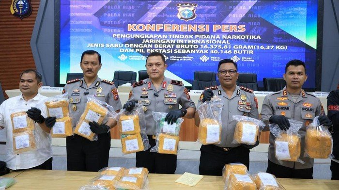 Polda Riau 'Perang' Lawan Narkoba, Ribuan Tersangka Ditangkap Setahun - Update 3